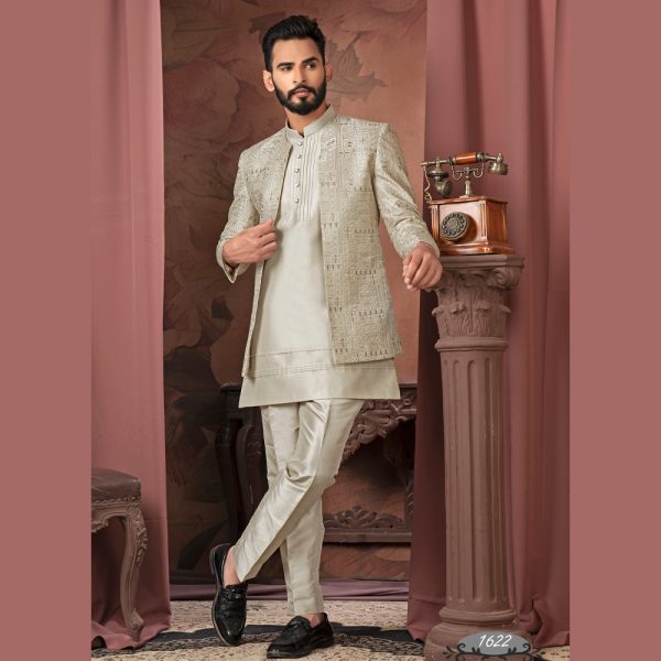 Sherwani, designer sherwani, safa pagari, indo, indowestern, Suits, jodhpuri, menssuit, kurtaset, wedding, weddingwear, Ethnicwear, groom, groomsherwani, groomwear, bride, bridalwear, latest sherwani,